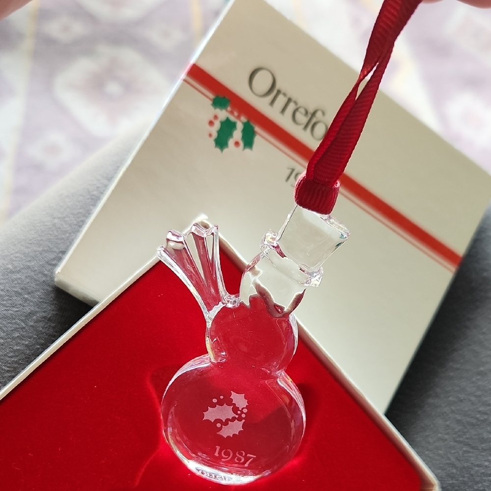 Orrefors Crystal 1987 Snowman Ornament with Red Ribbon - Picture 5 of 5